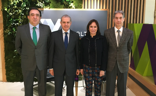 Encuentro institucional durante la visita del director de Farmacia del Gobierno Vasco a Novaltia.