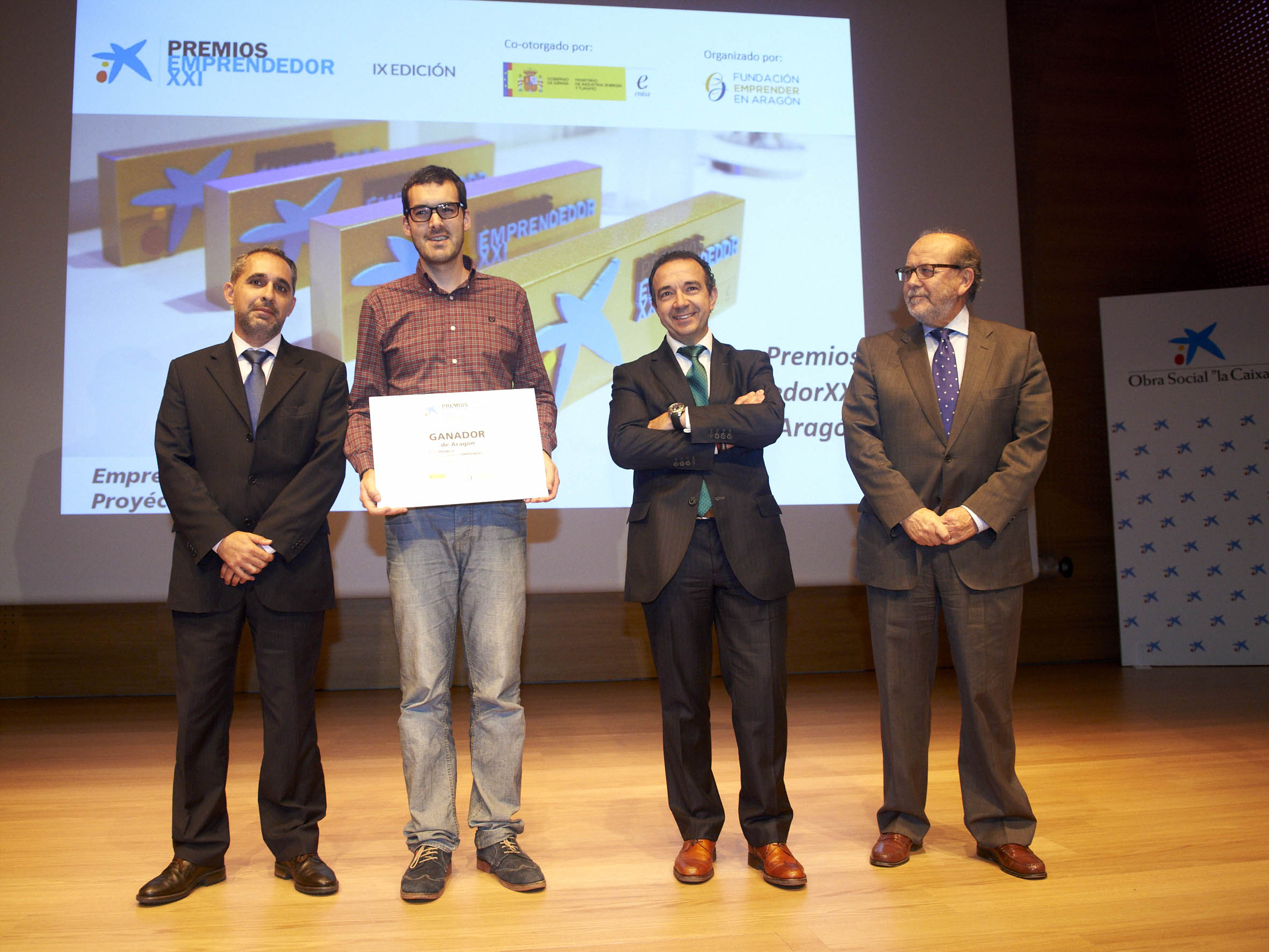 Entrega del Premio EmprendedorXXI 2015 en Aragón a la empresa Sensovida.